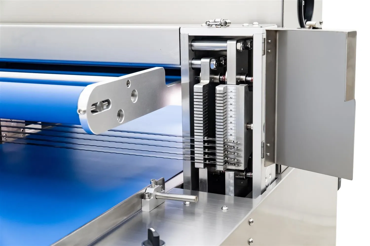 Машина для горизонтальной нарезки тортов и бисквита Danler GD-450 Машина для горизонтальной нарезки тортов и бисквита Danler GD-450